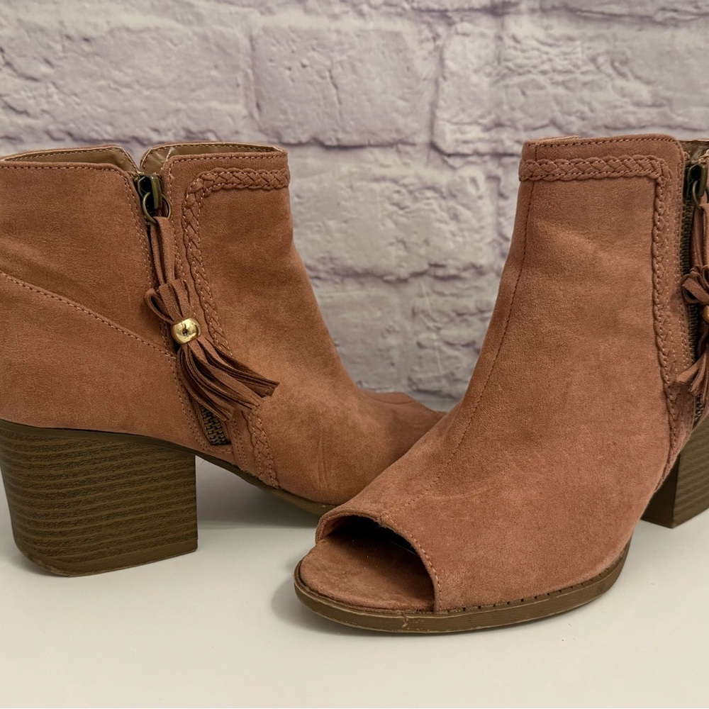 Qupid Mauve Faux Pink Suede Peep Toe Tass Ankle Booties Size 7